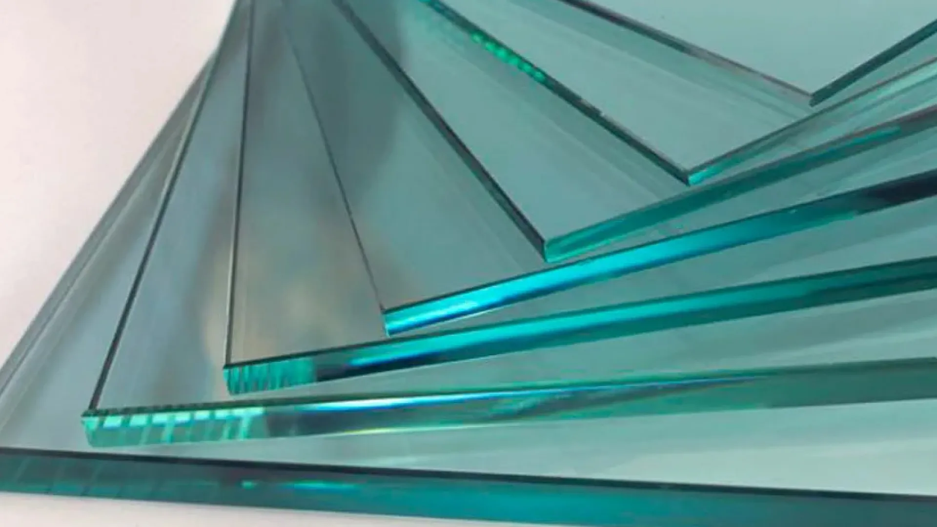 Стекло листовое 4 мм  2.25х3.21 м прозрачное